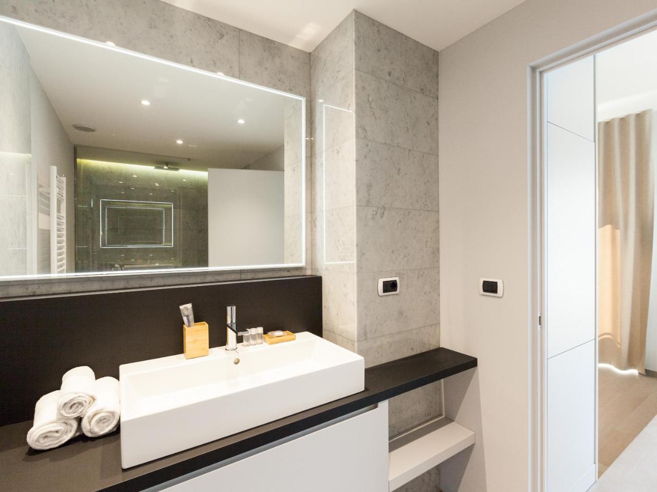 Easyhomes-Duomo Suites & Apartments Mailand Exterior foto