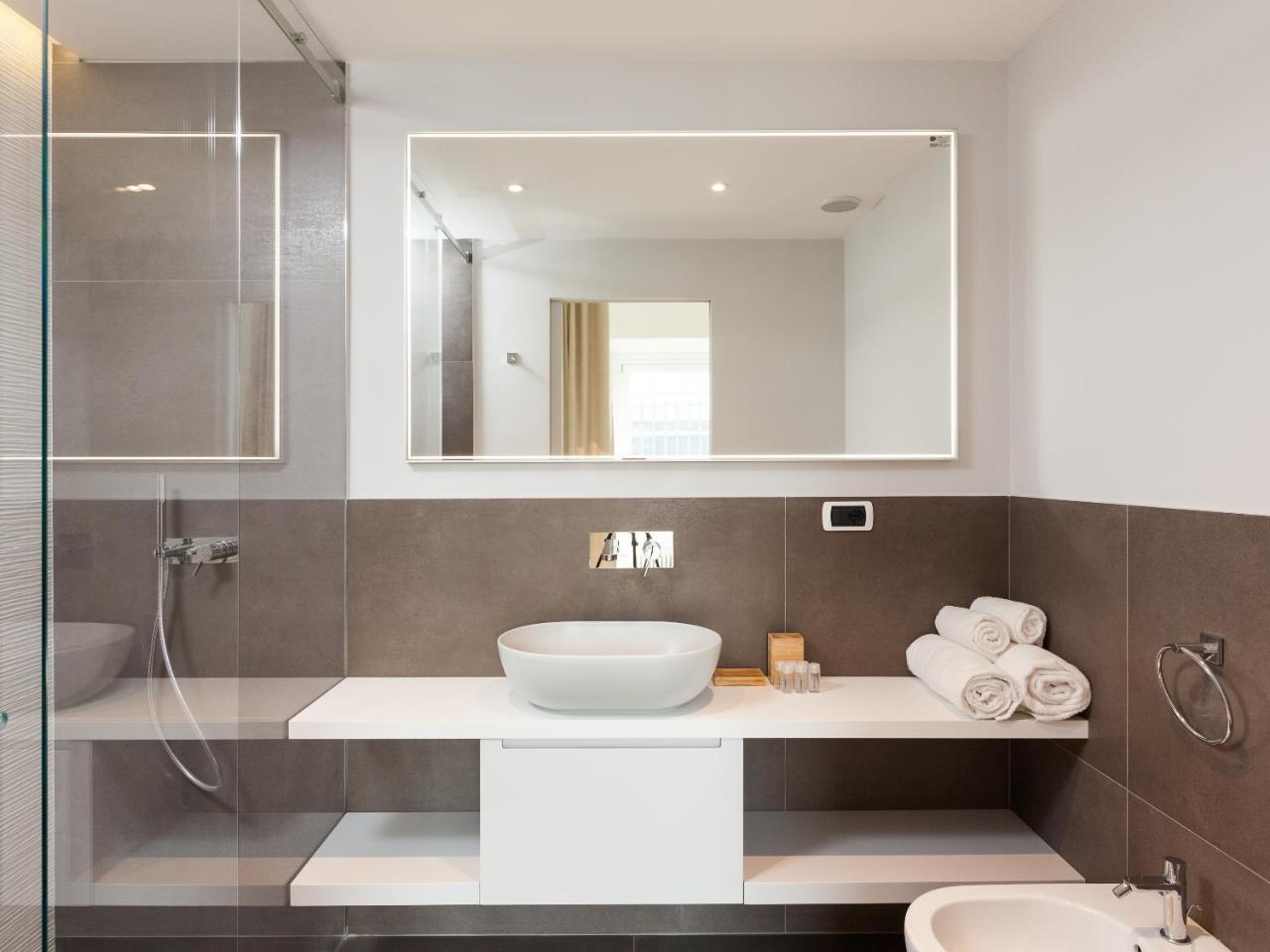 Easyhomes-Duomo Suites & Apartments Mailand Exterior foto