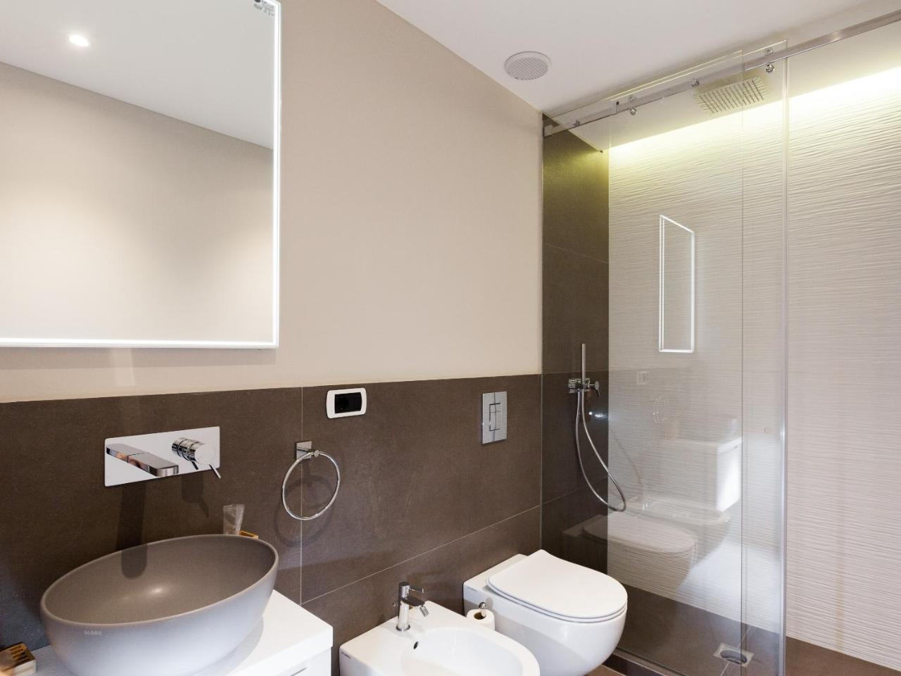 Easyhomes-Duomo Suites & Apartments Mailand Exterior foto